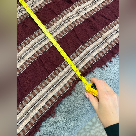 Aritzia Wilfred Burgundy Stripe Blanket Scarf - Picture 11 of 11